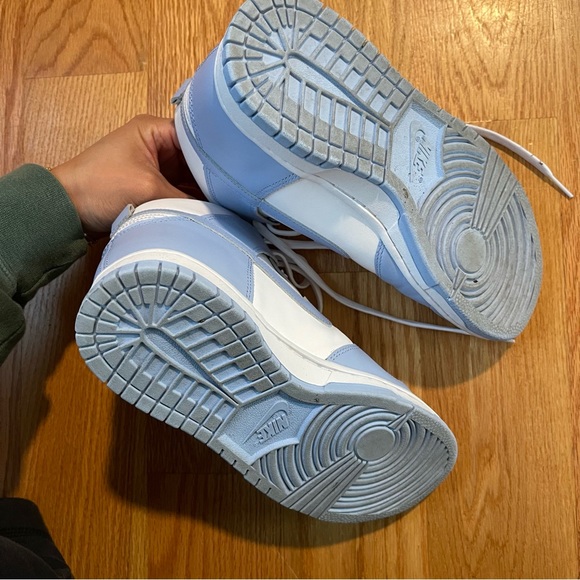 NIKE DUNKS in BABY BLUE, like new condition - Picture 2 of 4